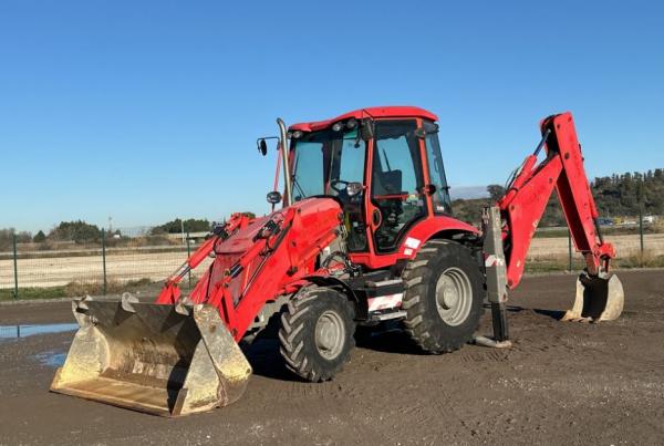 2015 Rovokopač-utovarivač JCB 3CX
