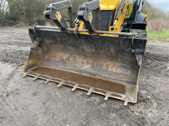 2020 JCB 3CX Rovokopač-utovarivač